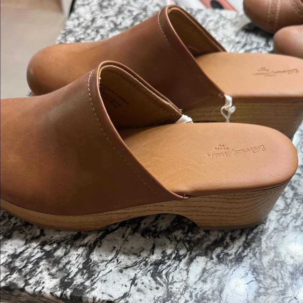 Universal Thread Tan Mules - Picture 2 of 2